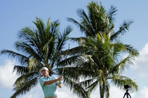 After losing both parents, Snedeker trying to get on track