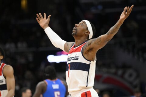 Caldwell-Pope’s 3 lifts Wizards over Thunder 122-118