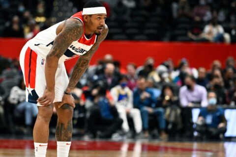Bradley Beal has ligament injury in wrist, will miss more time