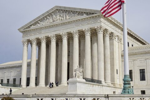 Corte Suprema rechaza plan del gobierno de desplegar tropas de la Guardia Nacional en Illinois