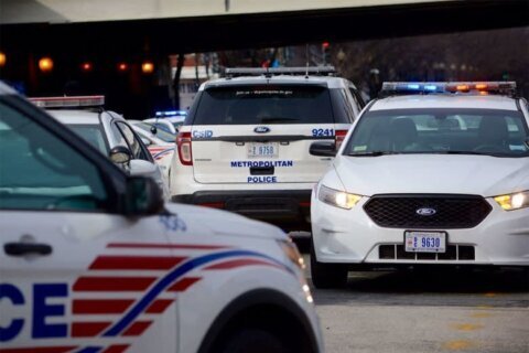 Police: Child found inside stolen car in Southeast DC, 1 arrested