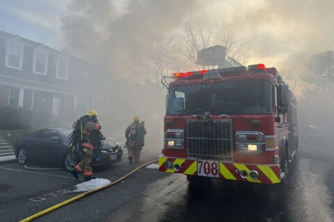 Gaithersburg town house fire displaces 8