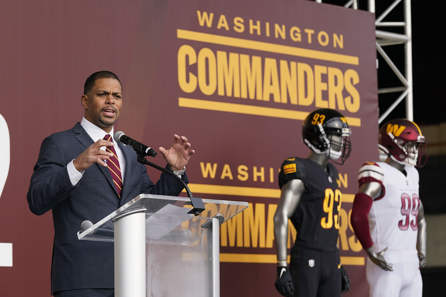 Washington Football Team reveals new name: Washington Commanders - WTOP News