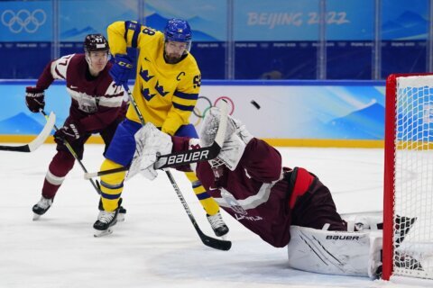 Farrell records hat trick, U.S. routs China 8-0 at Olympics