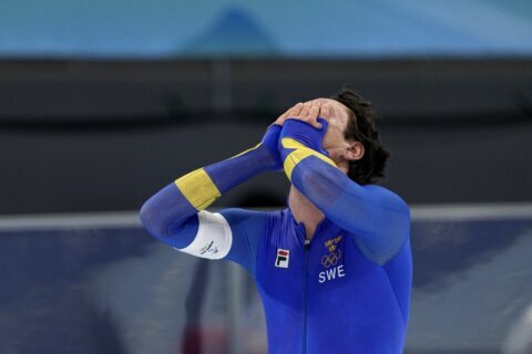 What a finish! Van der Poel gives Sweden speedskating gold