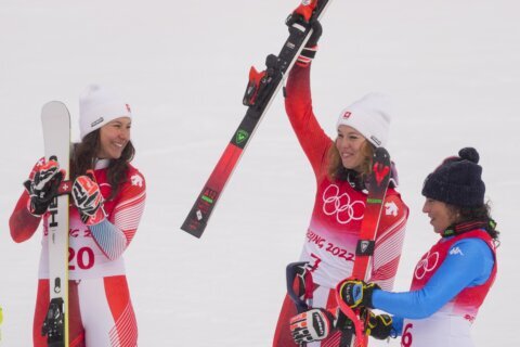 Gisin wins back-to-back Olympic combined, Shiffrin out again