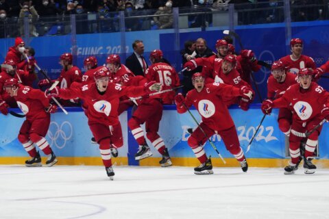 WHAT TO WATCH: Men’s hockey final highlights last few medals