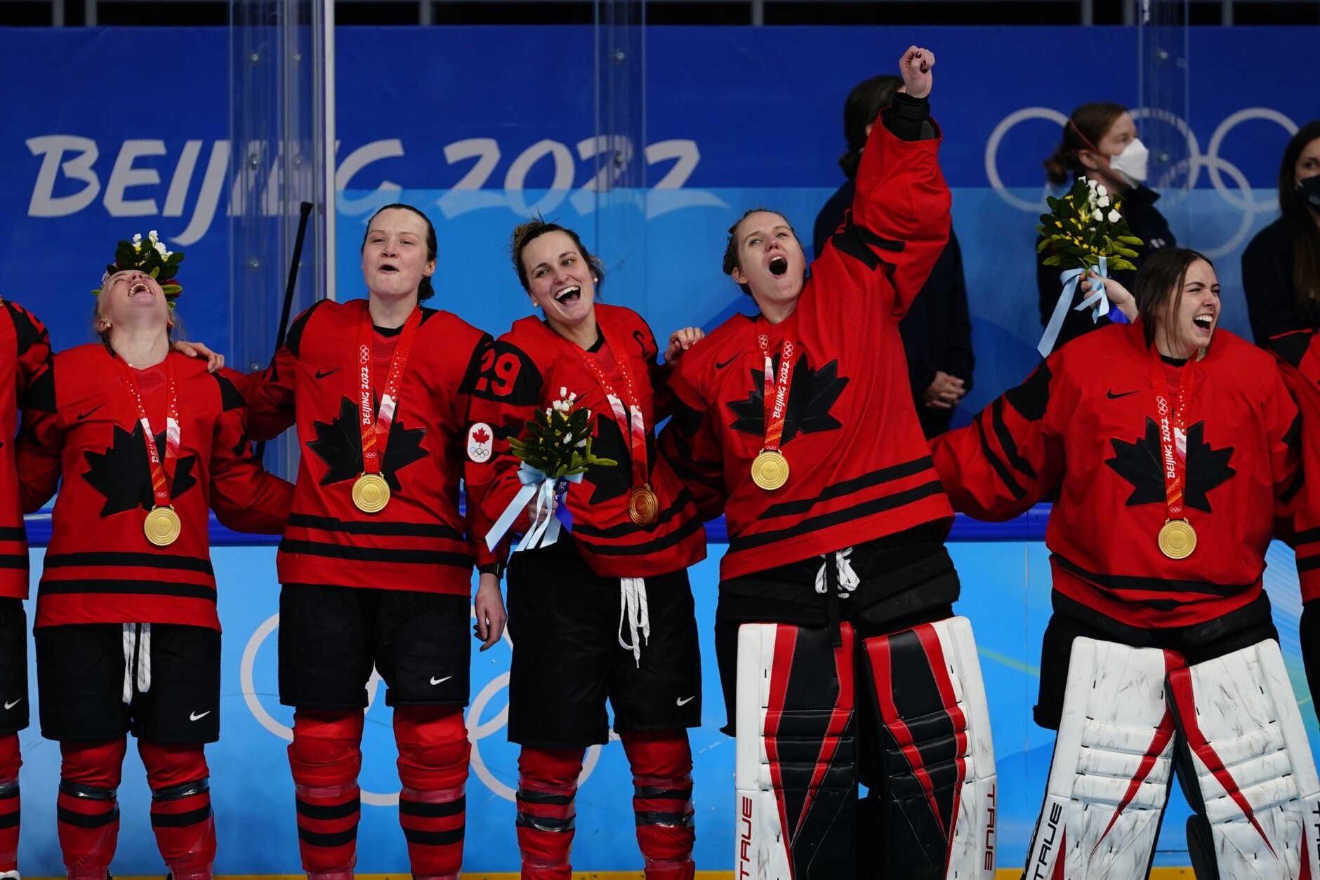 Canada surges to 4-2 win over US in Olympic women's hockey