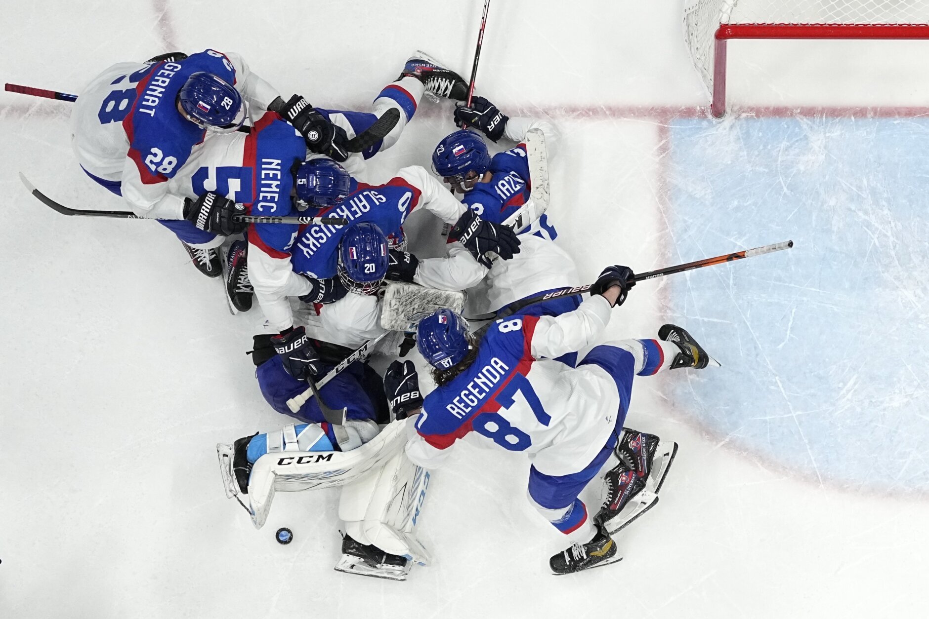 Slafkovsky, Nemec lead new Slovak hockey pros