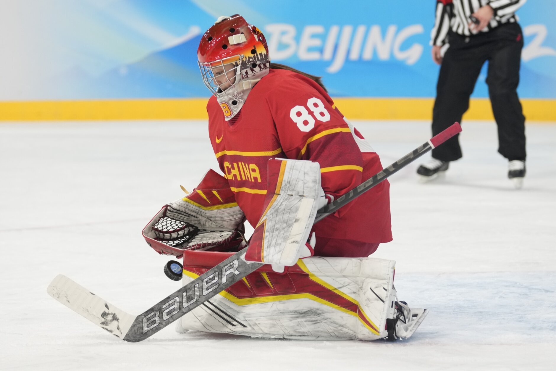 Winter Olympics 2022 - Chinese women's hockey goalie honors heritage with  dragon-themed gear - ESPN