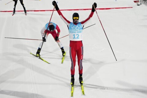 Riiber’s mistake helps Graabak of Norway win Nordic combined