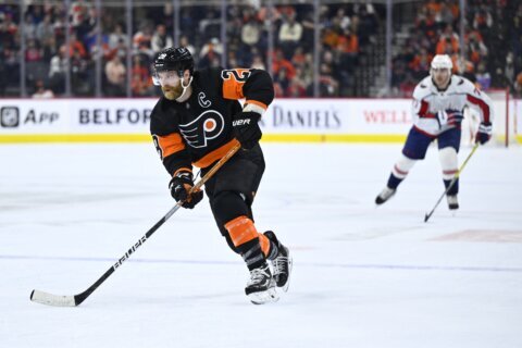 Atkinson, Giroux help Flyers top Capitals to snap skid