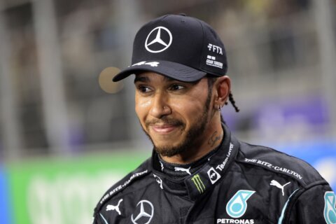 Hamilton ends silence, posts “I’m back!” on social media