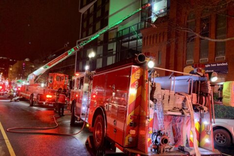 Man seriously injured during late night fire in Northeast DC apartment
