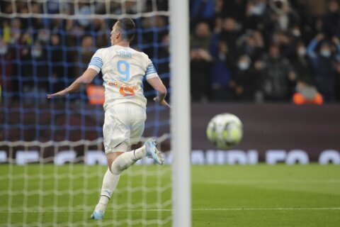 Milik scores brilliant goal as Marseille moves clear in 2nd
