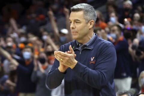 Virginia basketball coach Tony Bennett agrees to extension through at least 2030
