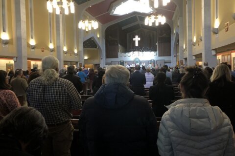 Hundreds attend Va. mass to pray for peace in Ukraine