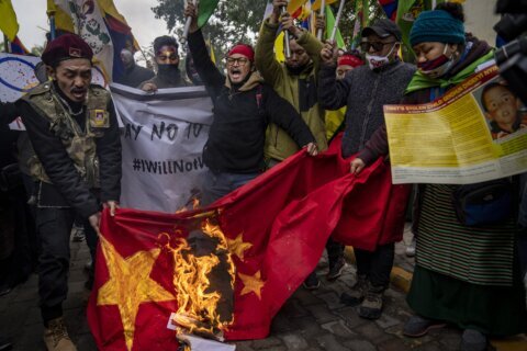 Tibetans in India demonstrate against Beijing Olympics