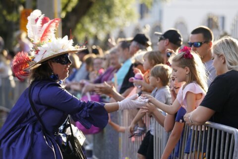 Mobile, Alabama, kicks off 1st Mardi Gras since 2020