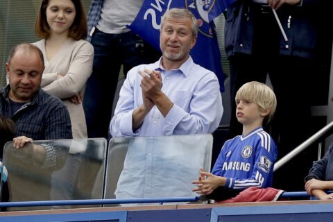Abramovich relinquishes control of Chelsea, still owns club