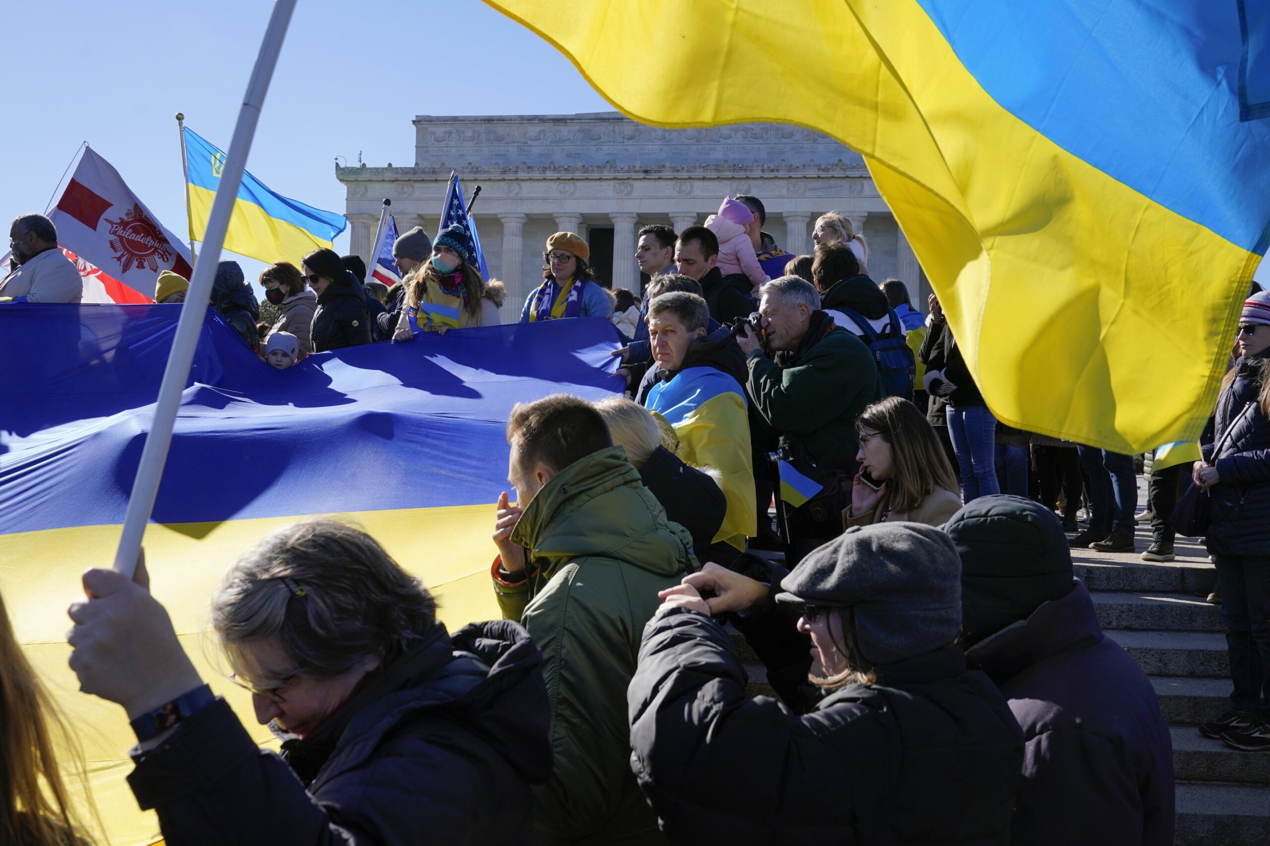 Thousands expected at Lincoln Memorial rally in solidarity with Ukraine ...