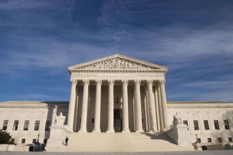 Trump planea asistir a los argumentos en la Corte Suprema por el caso de ciudadanía por nacimiento