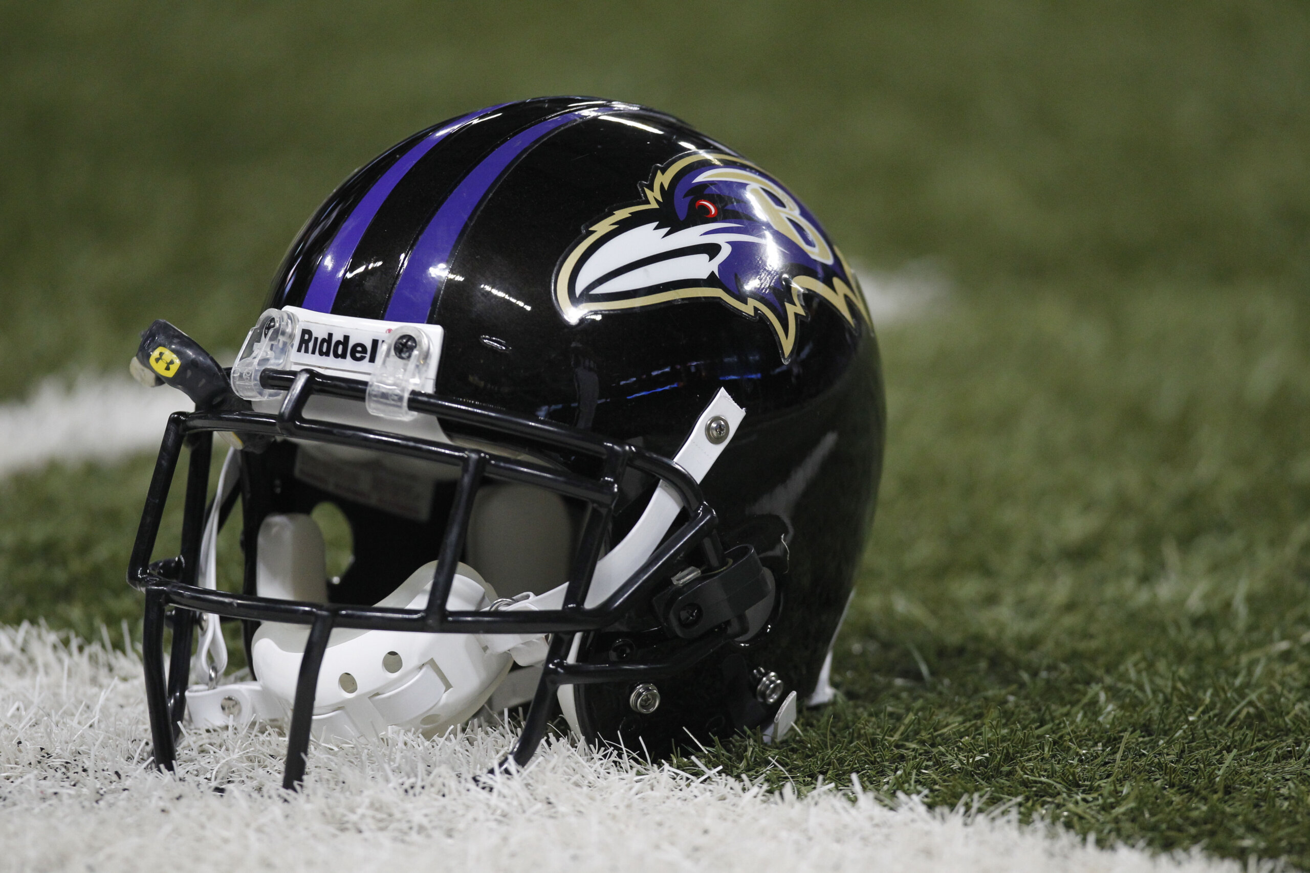 Line of scrimmage could be crucial when the unbeaten Baltimore Ravens host  the Indianapolis Colts