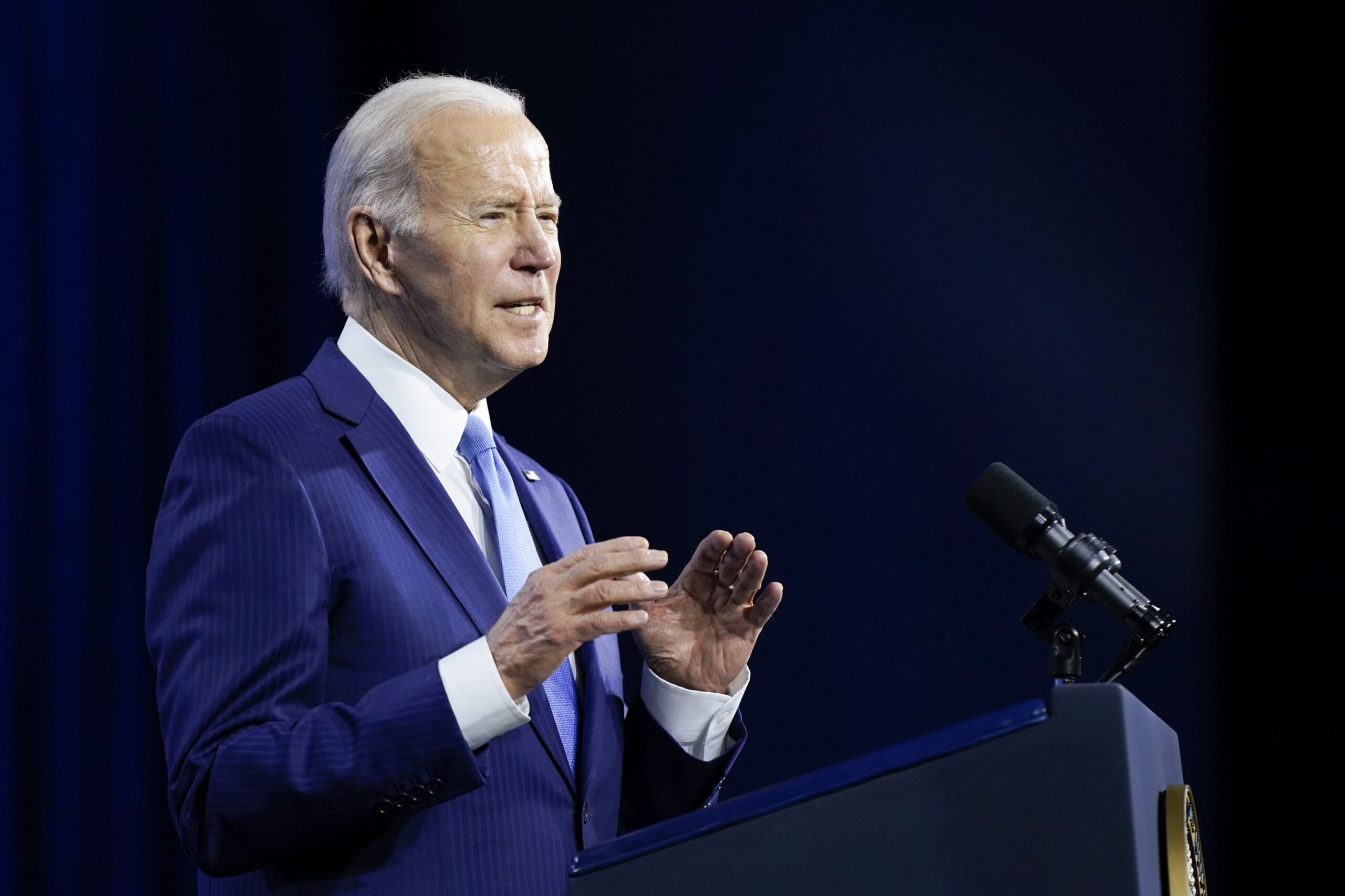 Biden urges private companies to help narrow gender pay gap - WTOP News