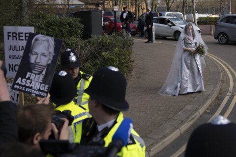 WikiLeaks’ Assange weds fiancée in London prison ceremony