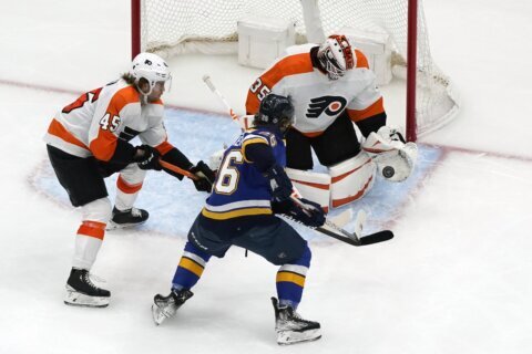 Konecny scores twice, Flyers beat Blues 5-2 to end road skid
