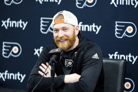 Captain 1,000: Flyers salute Giroux in potential final days