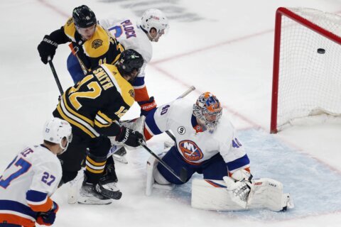 Bruins beat Islanders 6-3 in Bergeron’s 1,200th game