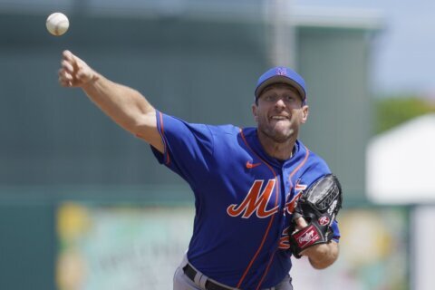 Mets ace Scherzer suffers hammy injury, day after deGrom out