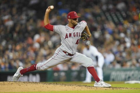 AP source: Reliever Cishek, Nationals agree to 1-year deal