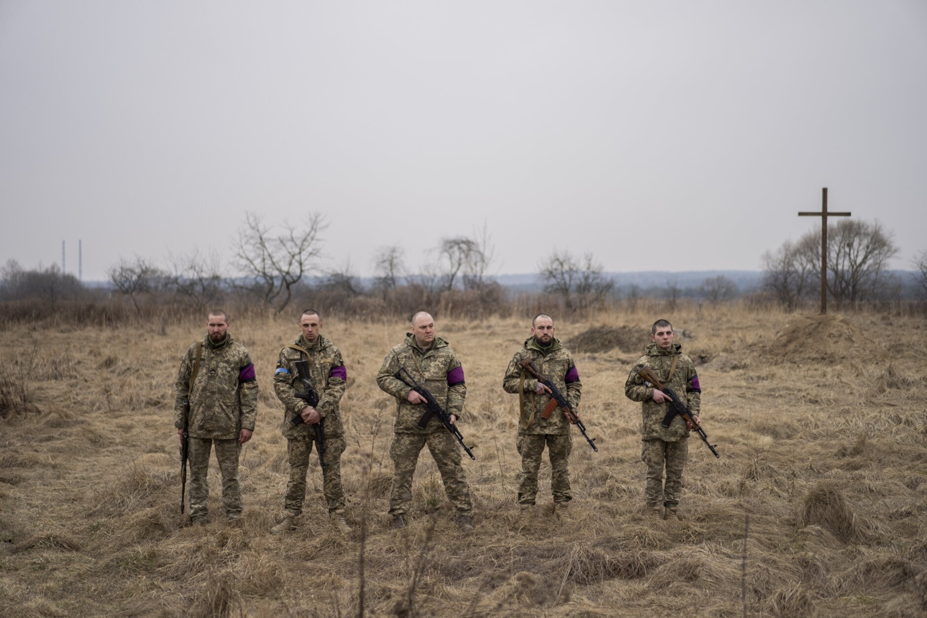 <p>Ukrainian military servicemen prepare to fire salutes during the funeral of their comrades, Roman Rak and Mykola Mykytiuk, in Starychi, western Ukraine, Wednesday, March 16, 2022. Rak and Mykytiu were killed during Sunday&#8217;s Russian missile strike on a military training base in Yavoriv.</p>
