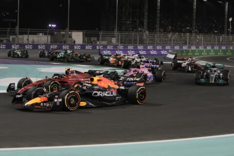 F1 puts its chips on Las Vegas: Series to race The Strip
