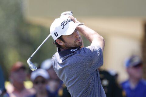 Tour rookie Riley rolls to a 62 and 2-shot lead in Tampa