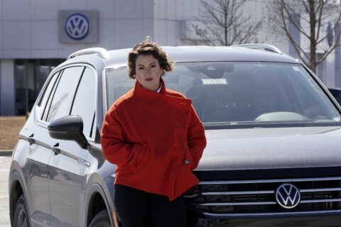 Sudden braking in 2 VW SUV models draws regulatory scrutiny