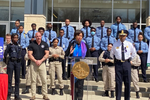 ‘You just can’t argue with the math’ — DC mayor makes push for police hiring