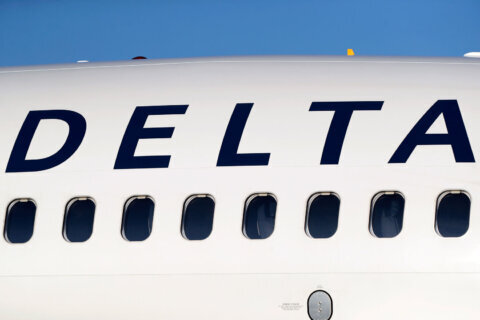 Delta pilots land jet safely after cockpit windshield cracks