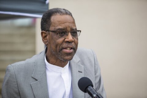 Alabama honors university’s first Black football players