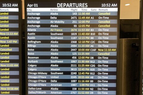 Airlines reduce cancellations, but US flight problems linger