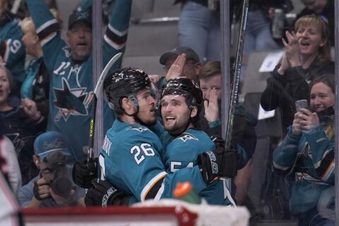 Sharks snap 10-game skid with 3-2 win over Blue Jackets