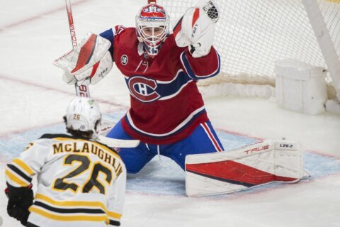 Bruins beat Montreal; Canadiens celebrate late Guy Lafleur
