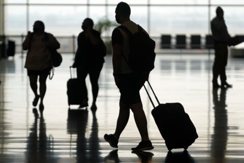 FAA seeks biggest fines yet against 2 unruly passengers