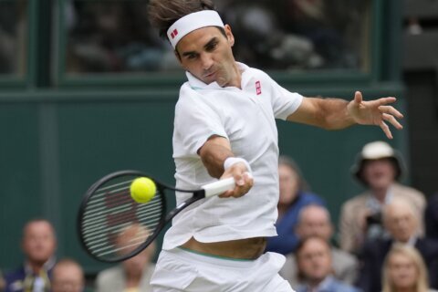 Federer plans tournament return at Swiss Indoors in October