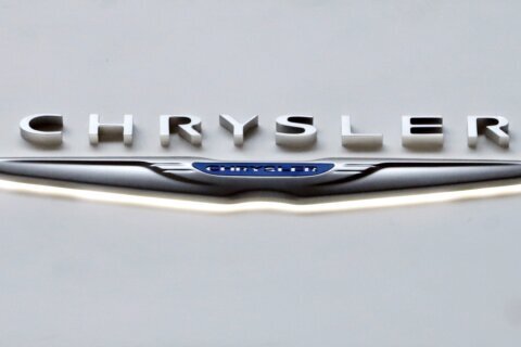 US ends probe of Fiat Chrysler minivans, won’t seek recall