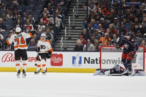 Flyers score 3 in the second period, top Blue Jackets 4-1