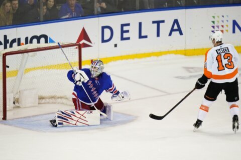 Hayes scores shootout winner as Flyers edge Rangers 4-3