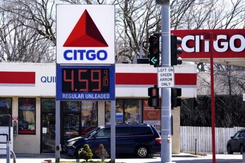 Democrats accuse oil companies of ‘rip off’ on gas prices